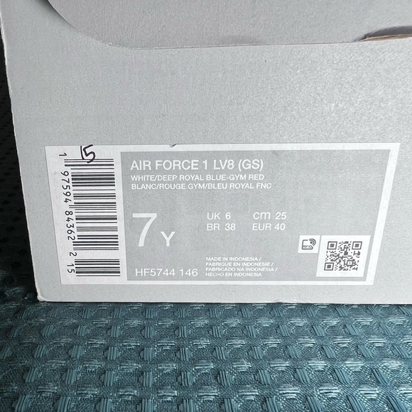 ***NWT*** Nike Air Force 1 LV8 (GS) Red, White & Blue - Picture 9 of 9